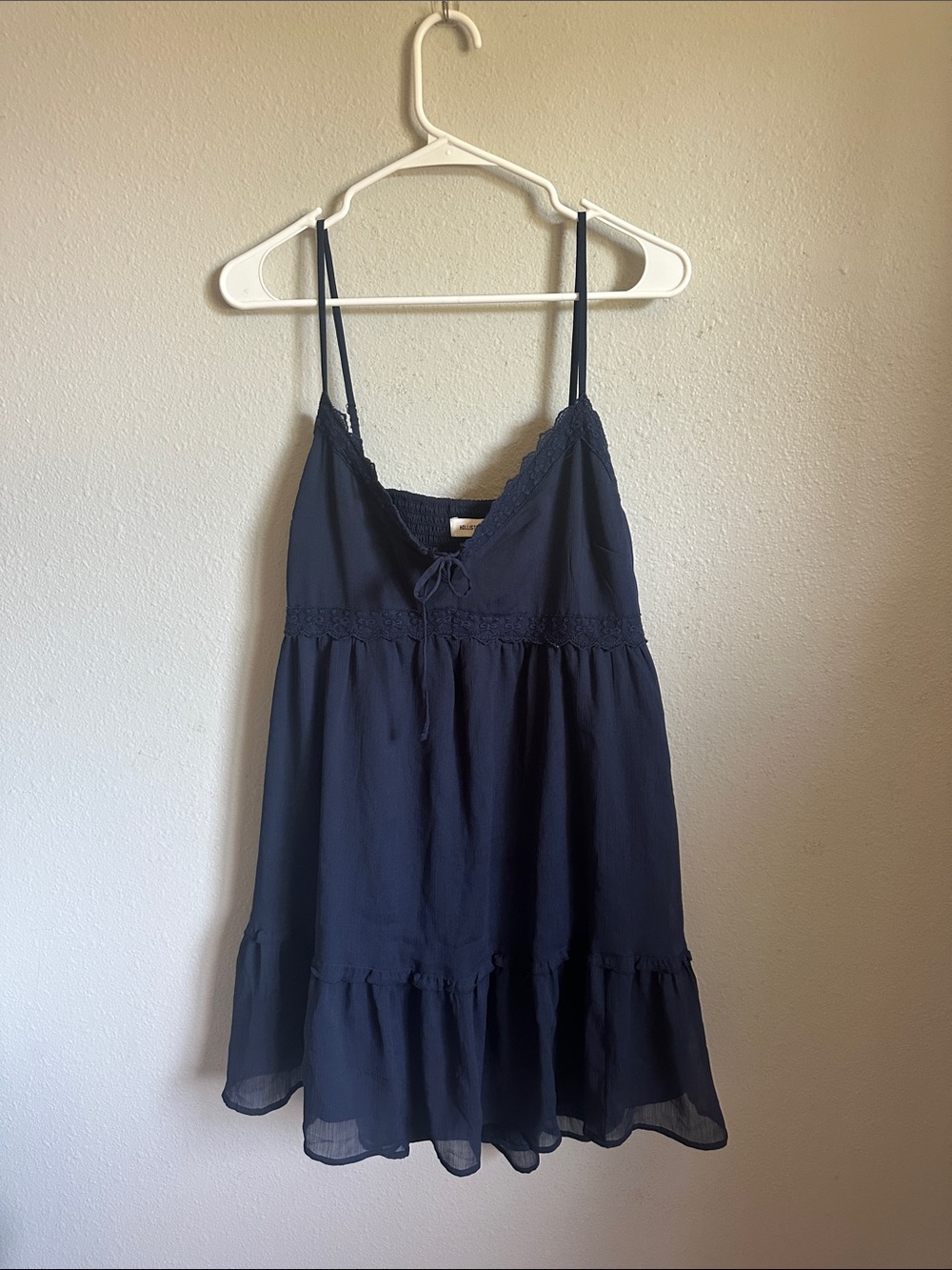 Hollister Navy Lace-Trim Spaghetti-Strap babydoll mini dress